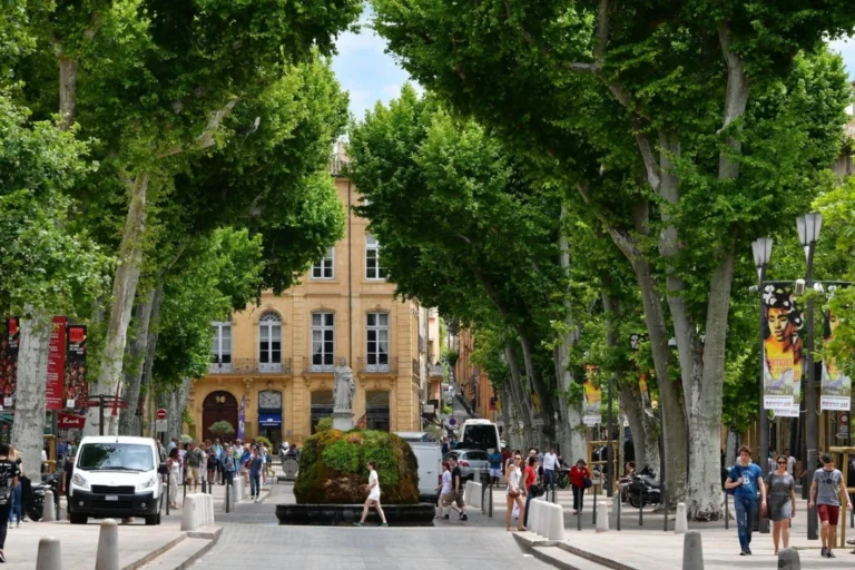 Voyager en Provence sans voiture : ce qui marche vraiment, et ce qui reste compliqué